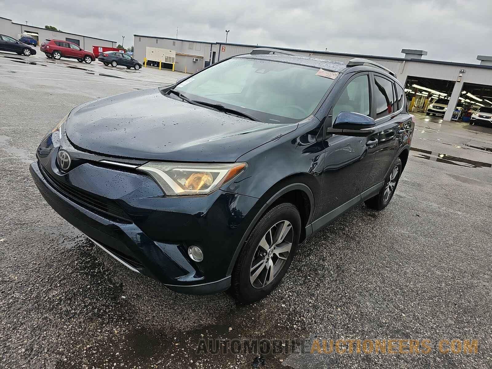 2T3RFREV9JW751190 Toyota RAV4 2018