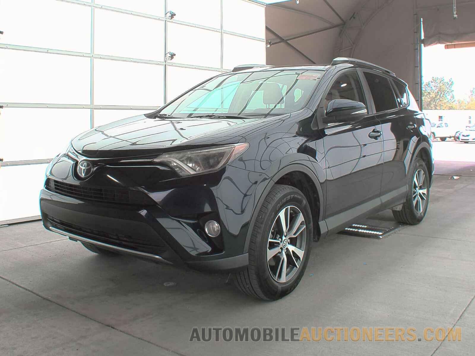 2T3RFREV9JW761623 Toyota RAV4 2018