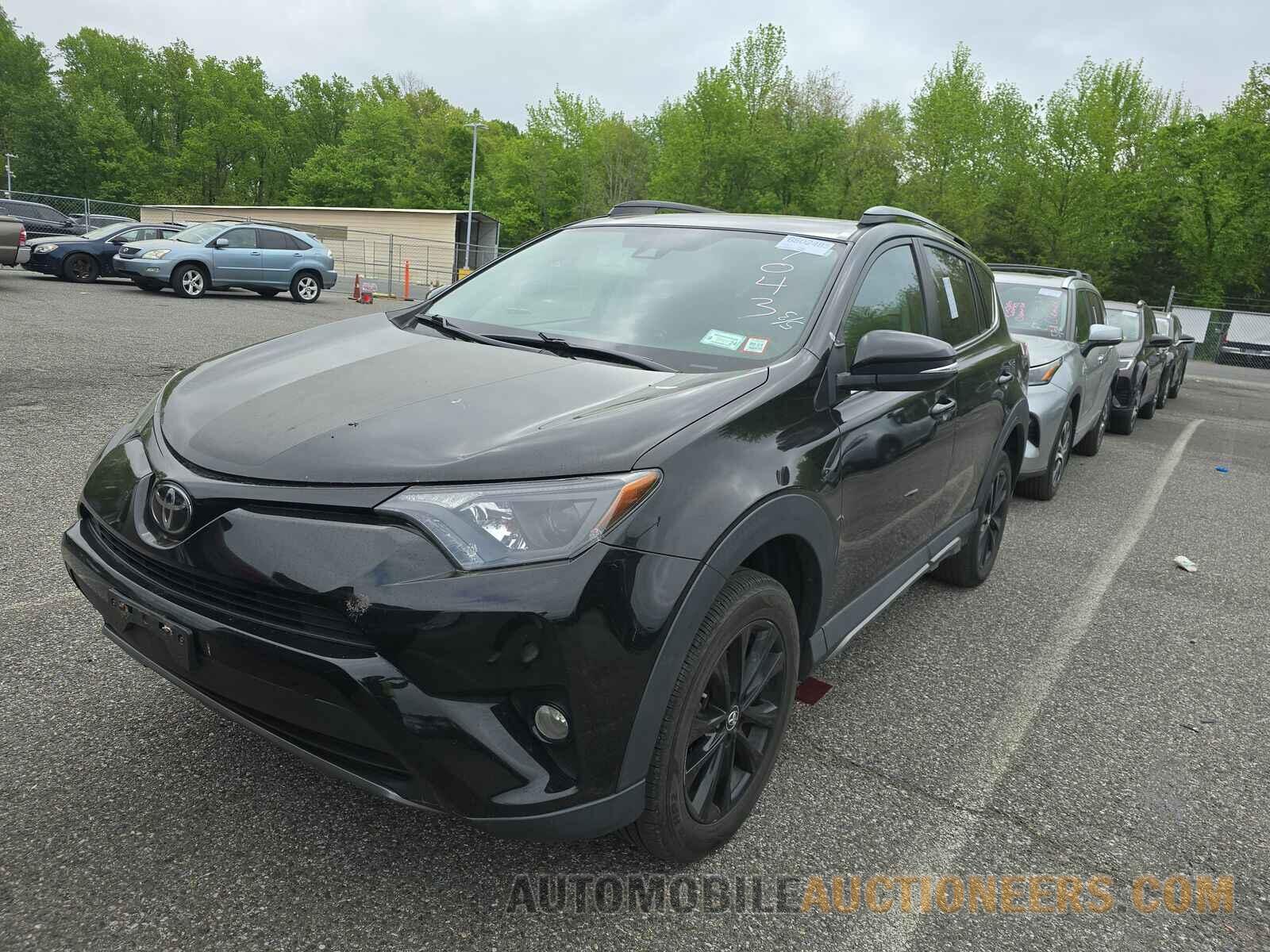 2T3RFREV9JW817043 Toyota RAV4 2018