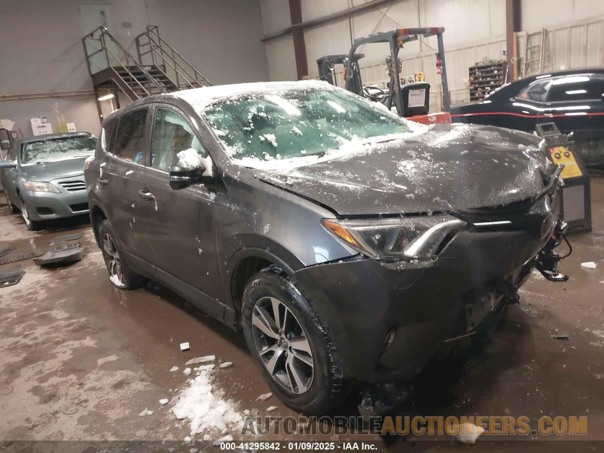 2T3RFREVXJW705500 TOYOTA RAV4 2018