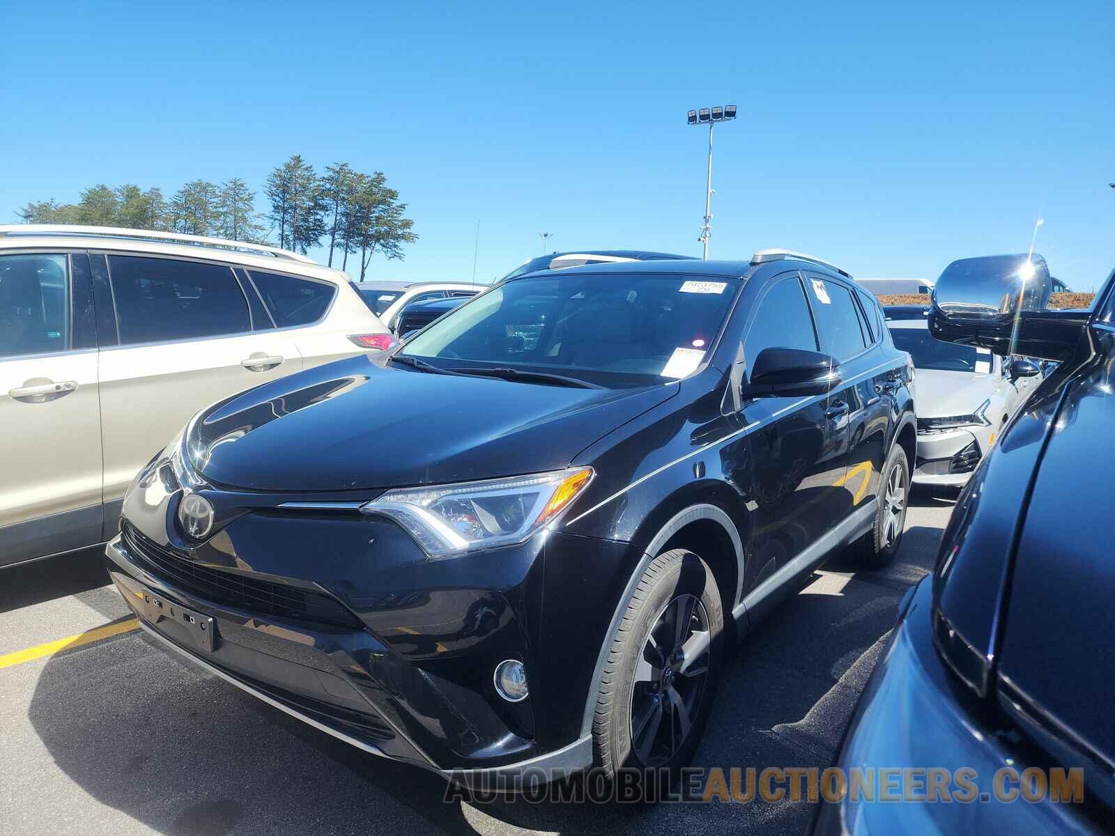 2T3RFREVXJW807251 Toyota RAV4 2018