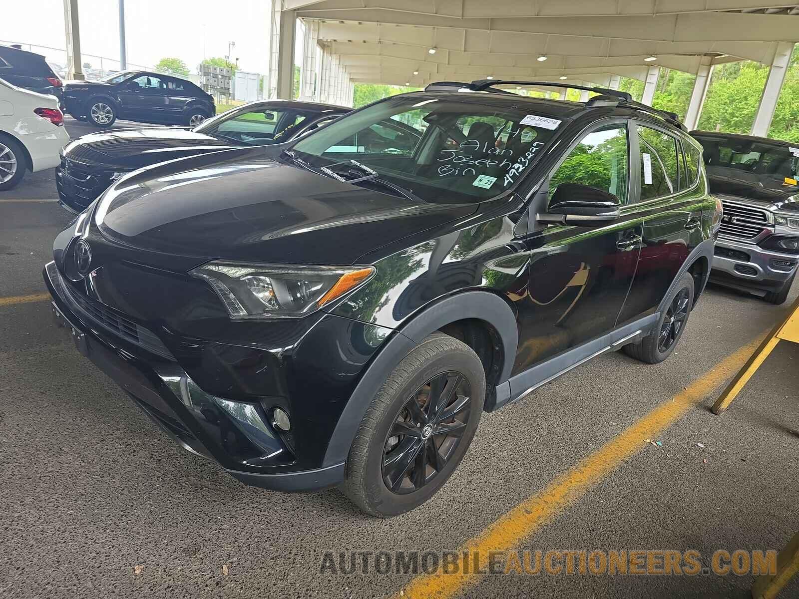 2T3RFREVXJW835051 Toyota RAV4 2018