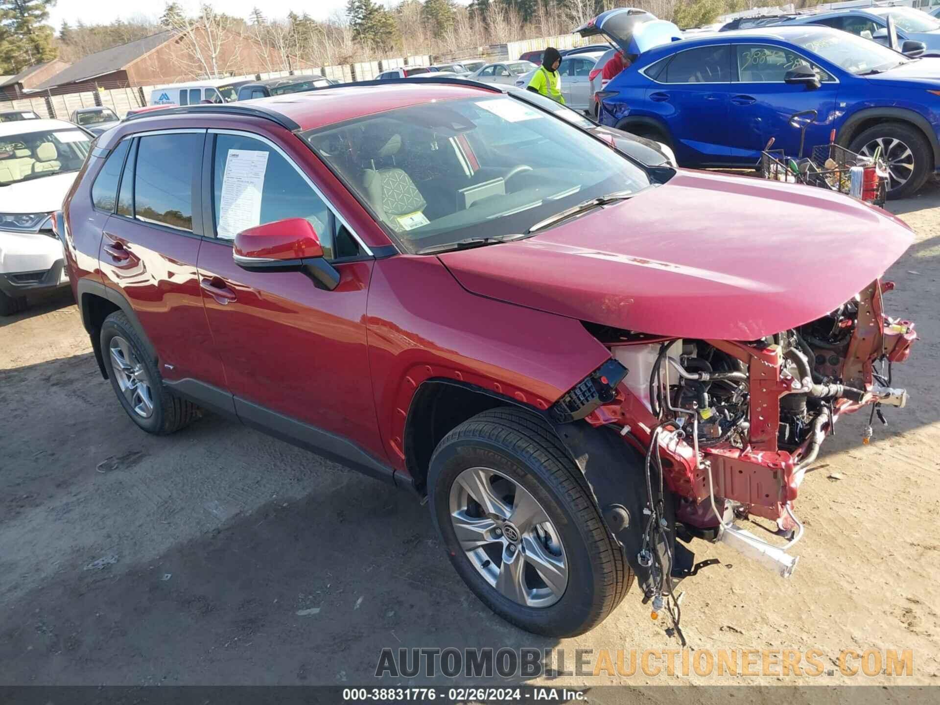 2T3RWRFV2RW203882 TOYOTA RAV4 2024