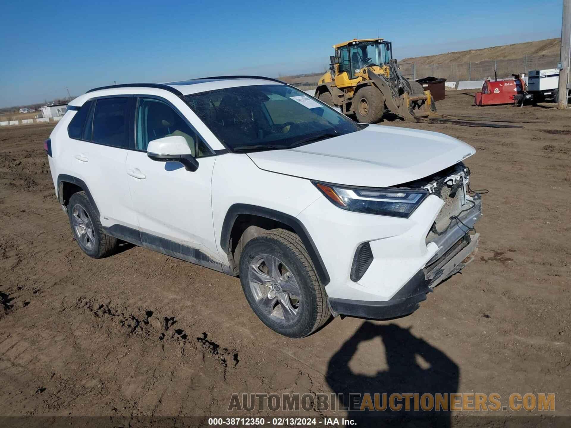 2T3RWRFV8NW135419 TOYOTA RAV4 2022