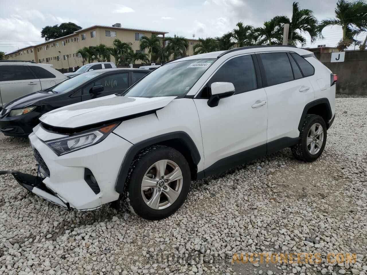 2T3W1RFV0MC136940 TOYOTA RAV4 2021