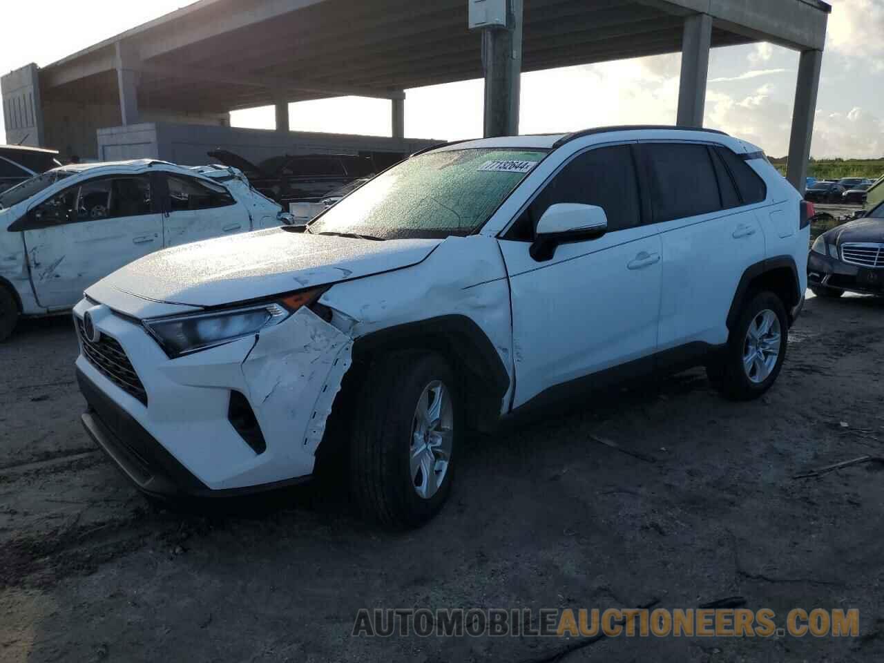 2T3W1RFV1MC121055 TOYOTA RAV4 2021