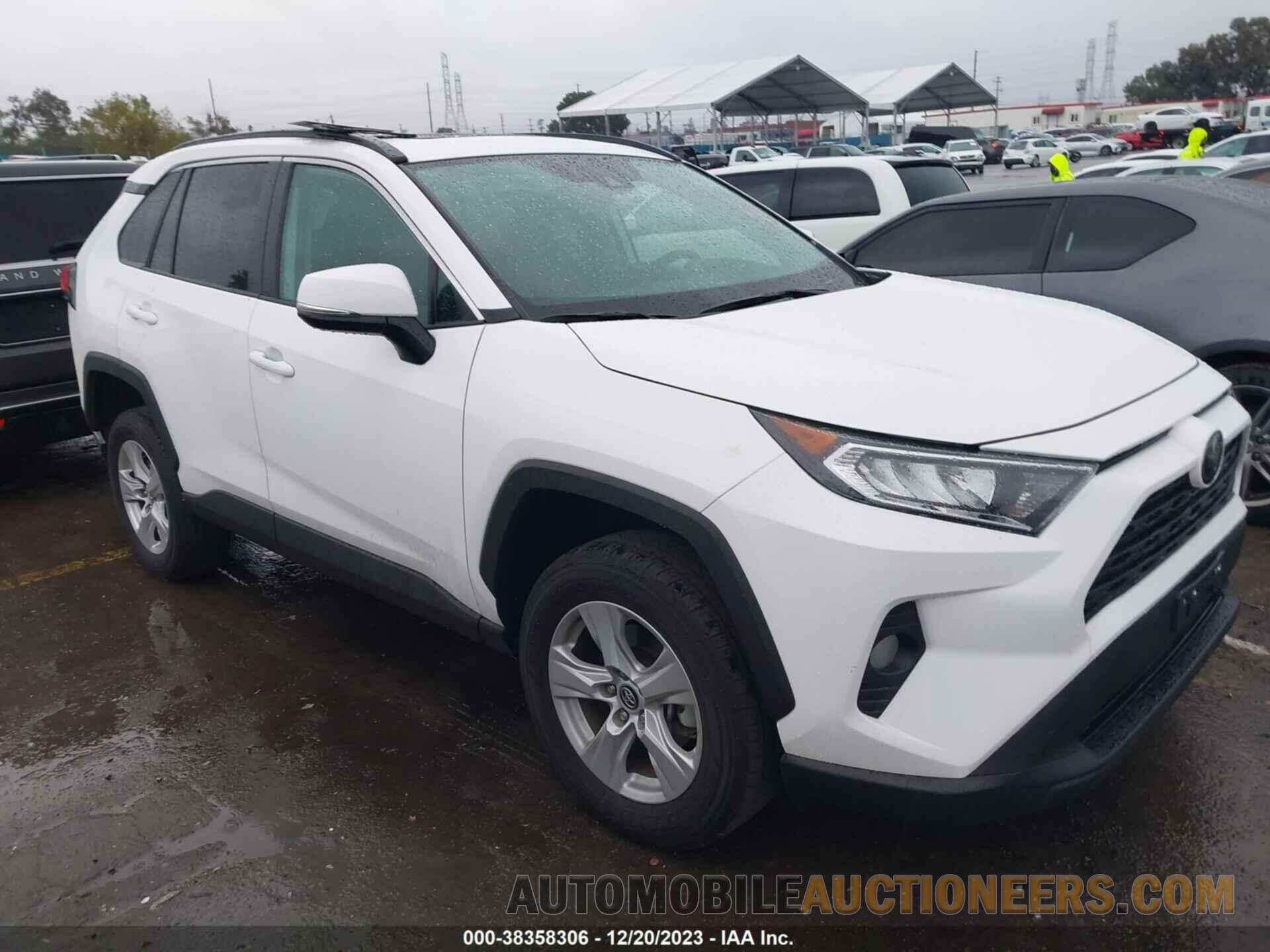 2T3W1RFV2MC098921 TOYOTA RAV4 2021