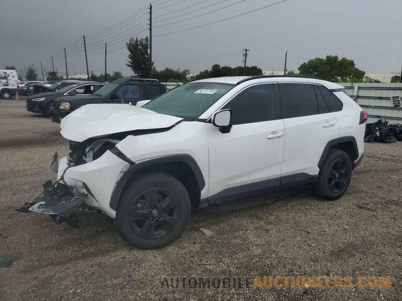 2T3W1RFV2MW136498 TOYOTA RAV4 2021