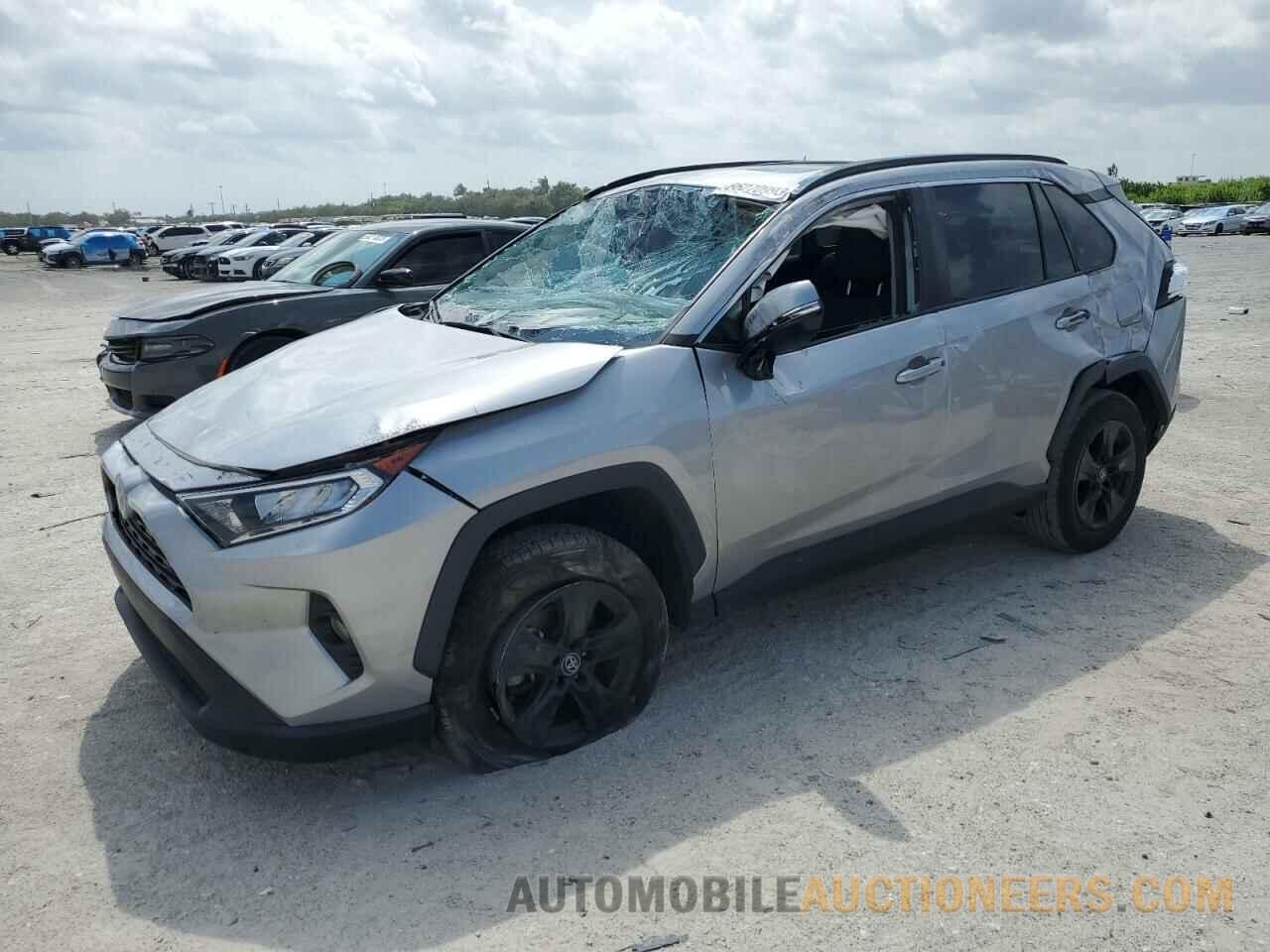 2T3W1RFV3LW090470 TOYOTA RAV4 2020