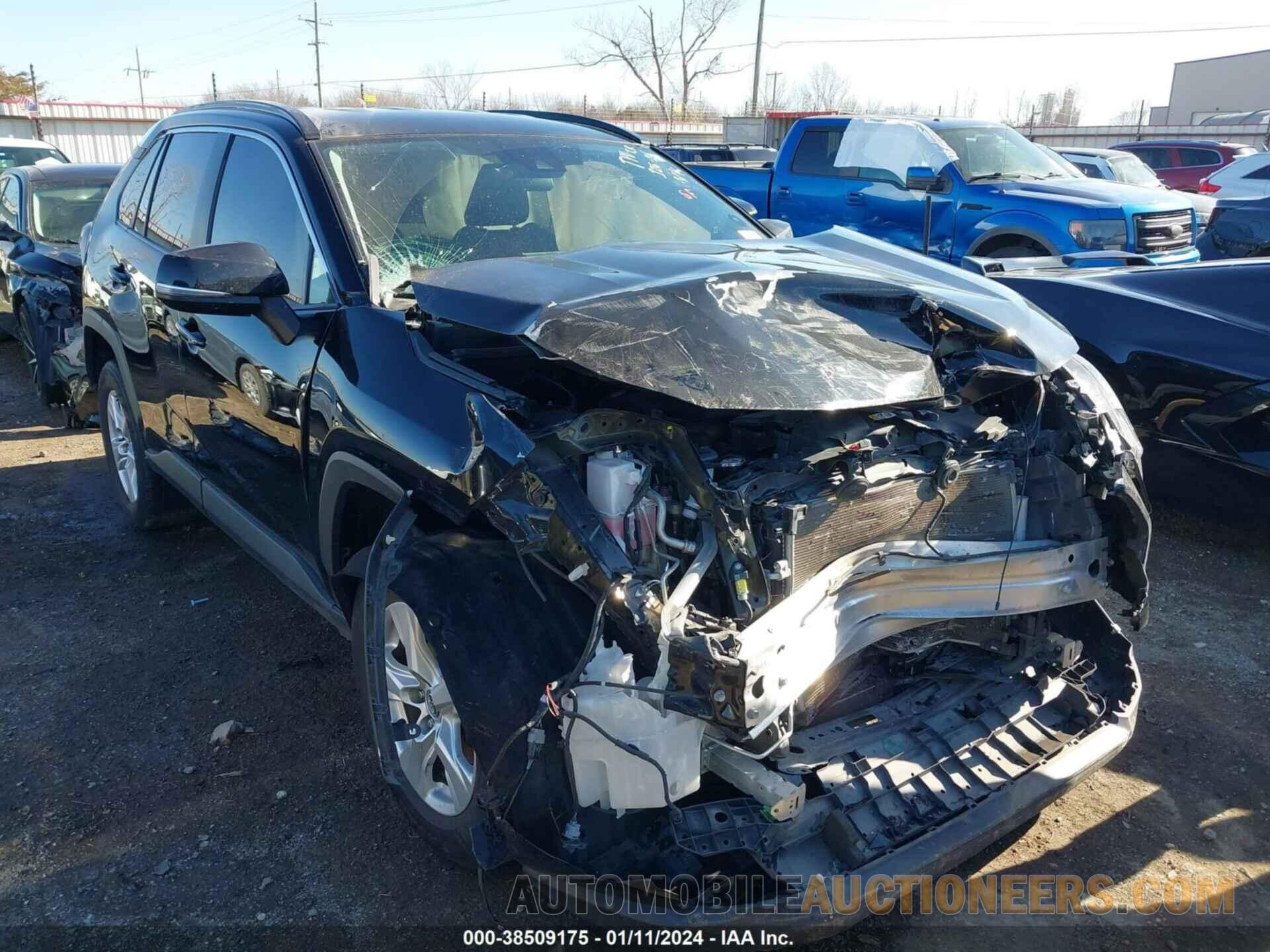 2T3W1RFV4LC045975 TOYOTA RAV4 2020