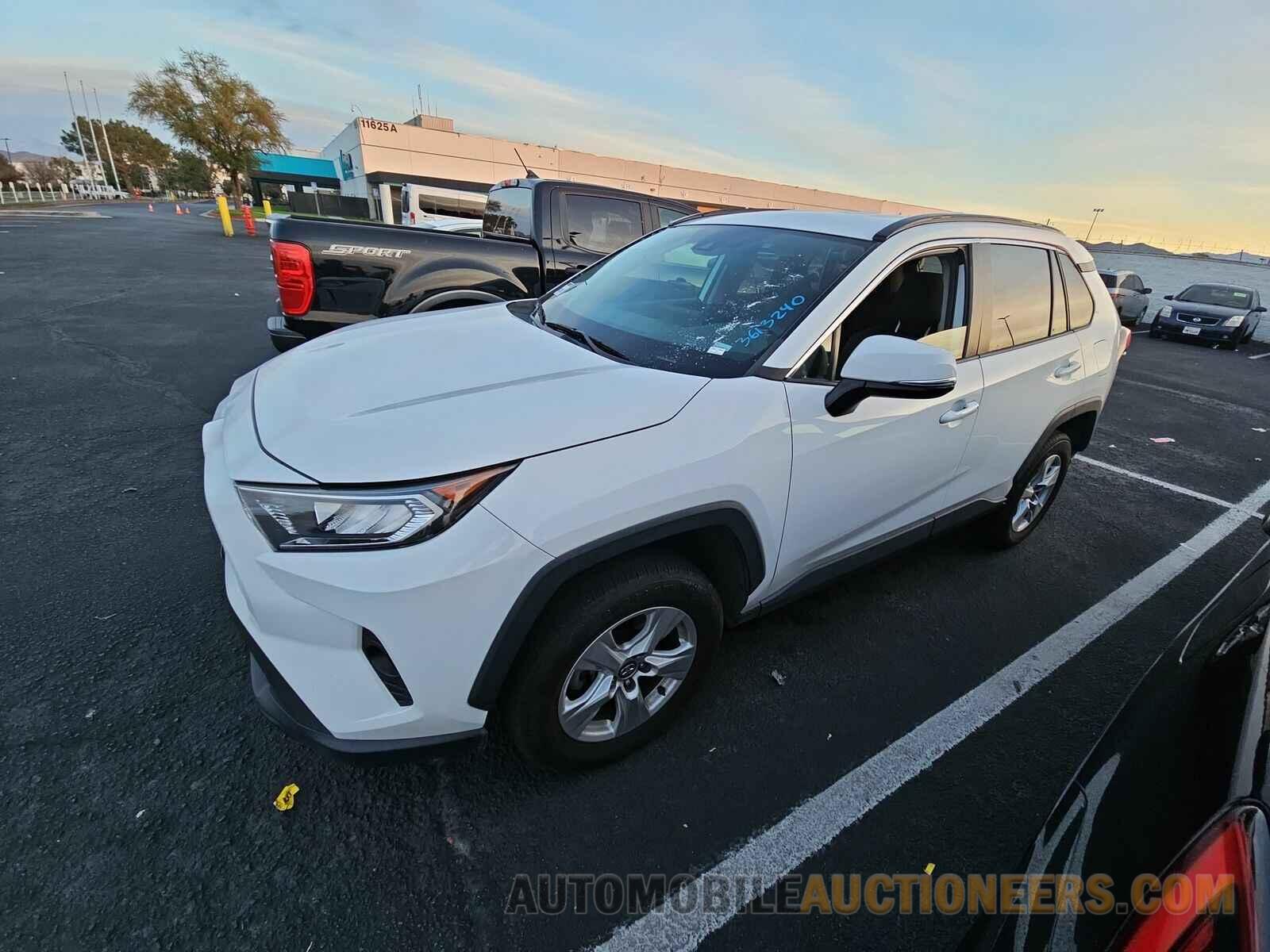 2T3W1RFV4MW116897 Toyota RAV4 2021