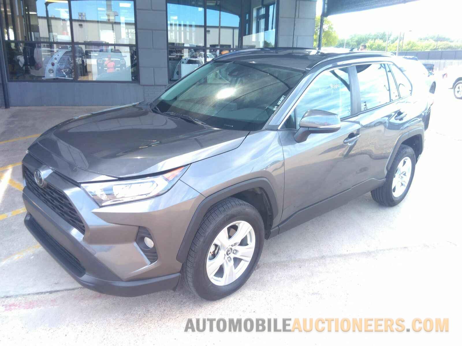 2T3W1RFV4MW119458 Toyota RAV4 2021