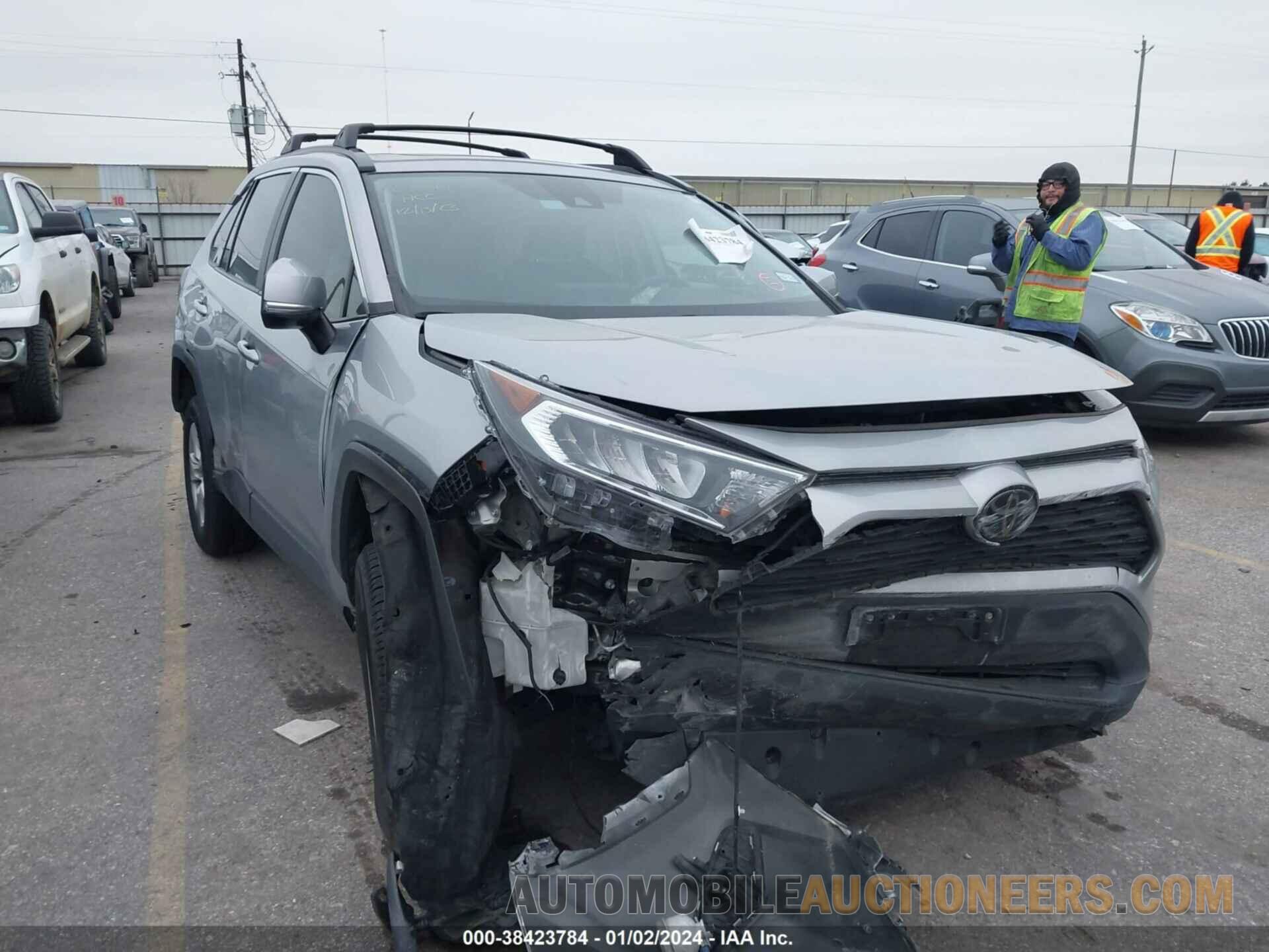 2T3W1RFV7LW074207 TOYOTA RAV4 2020