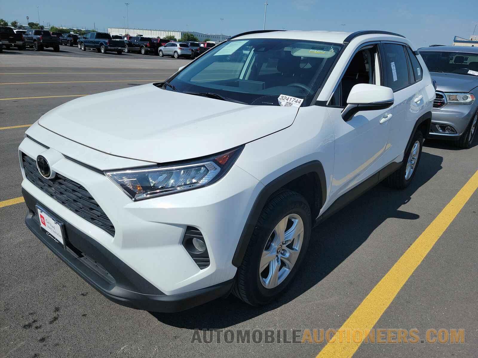 2T3W1RFV8MW128003 Toyota RAV4 2021