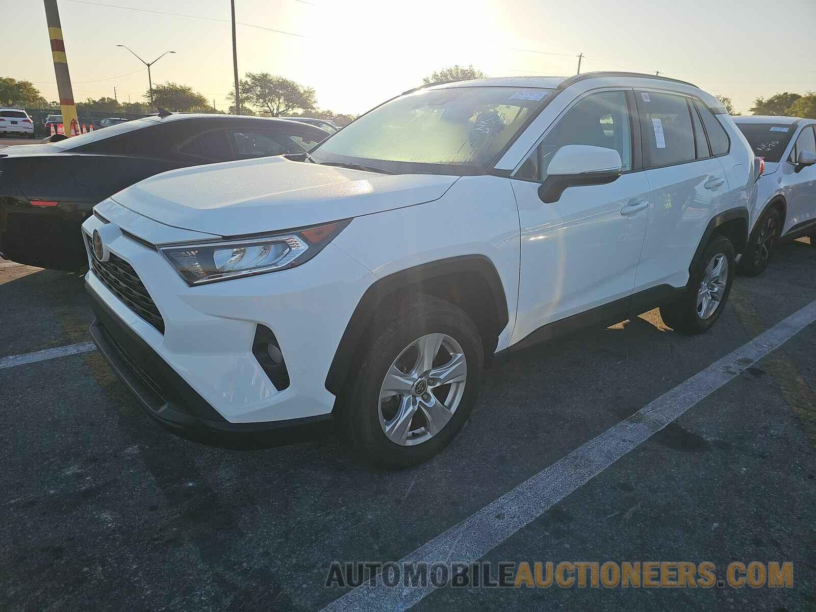 2T3W1RFV9MC114838 Toyota RAV4 2021