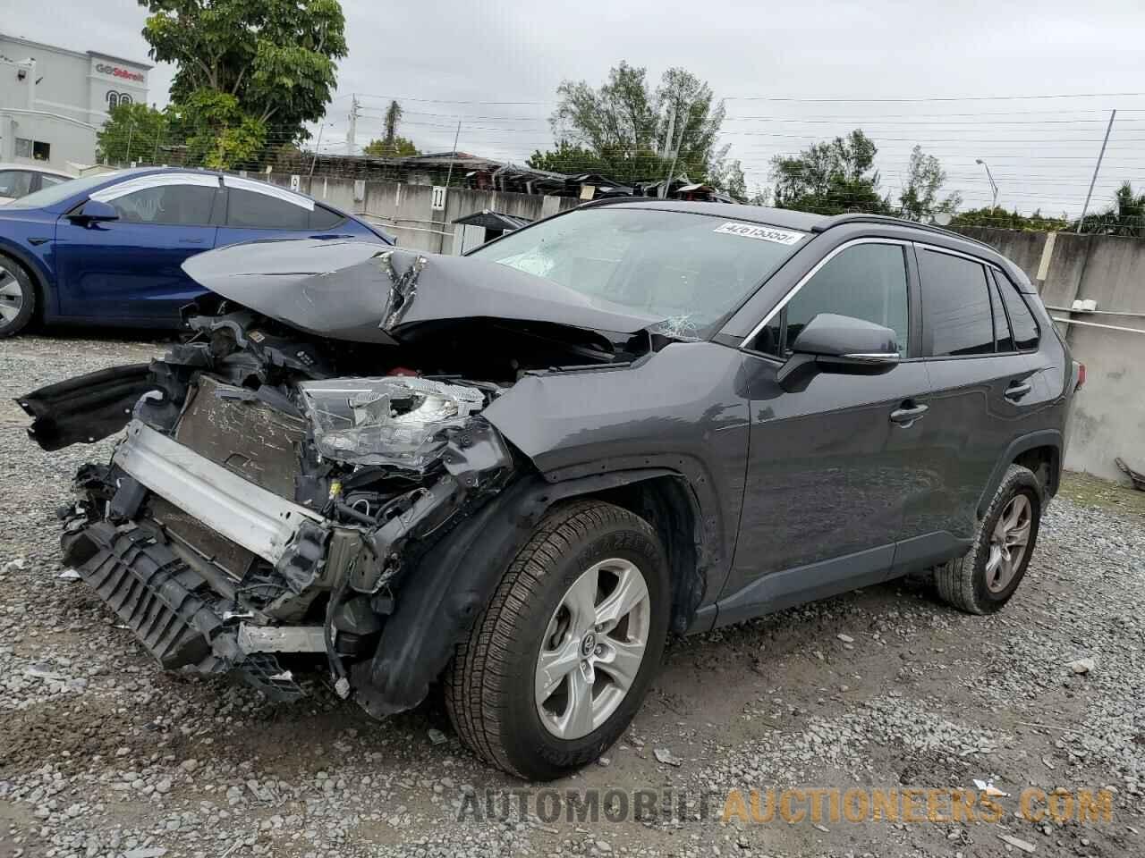 2T3W1RFVXKW015036 TOYOTA RAV4 2019