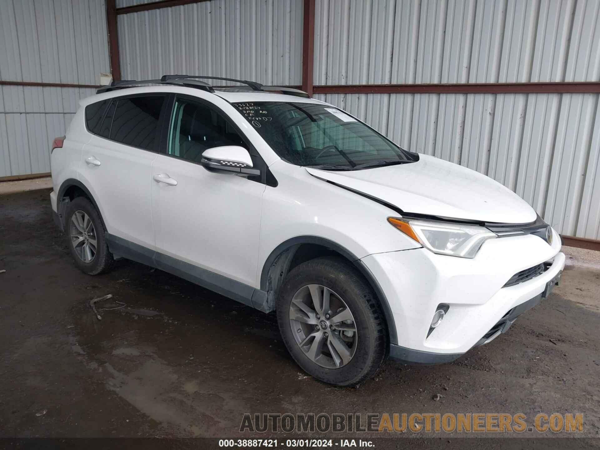 2T3WFREV0HW327619 TOYOTA RAV4 2017