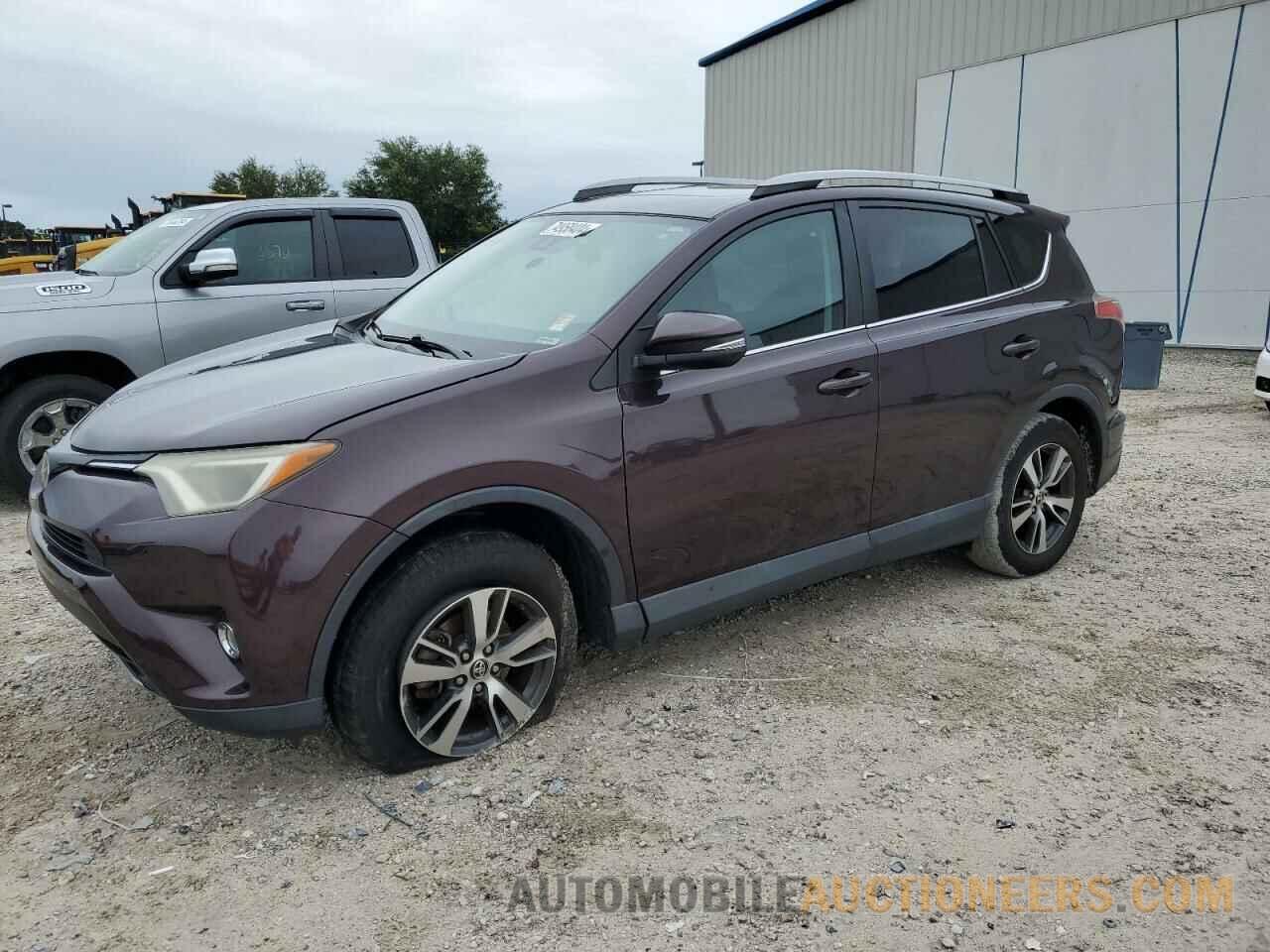 2T3WFREV0HW353976 TOYOTA RAV4 2017