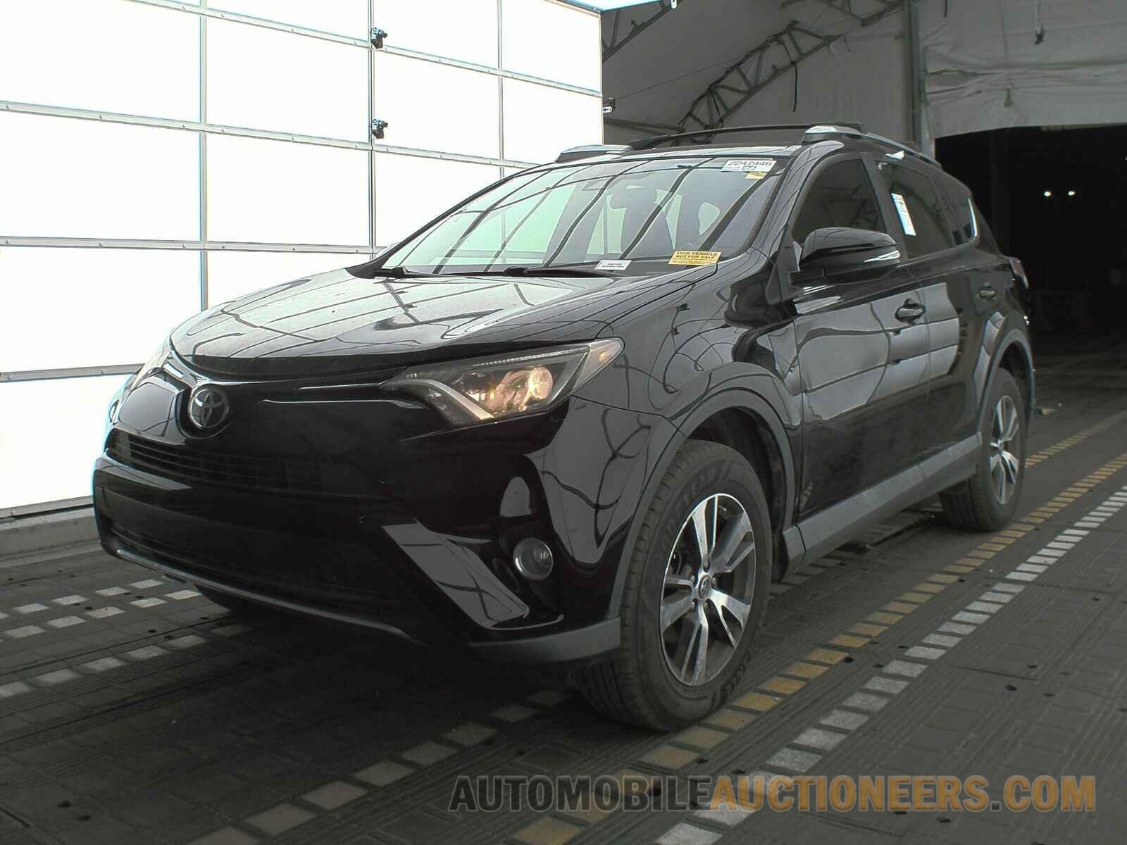 2T3WFREV0HW360460 Toyota RAV4 2017