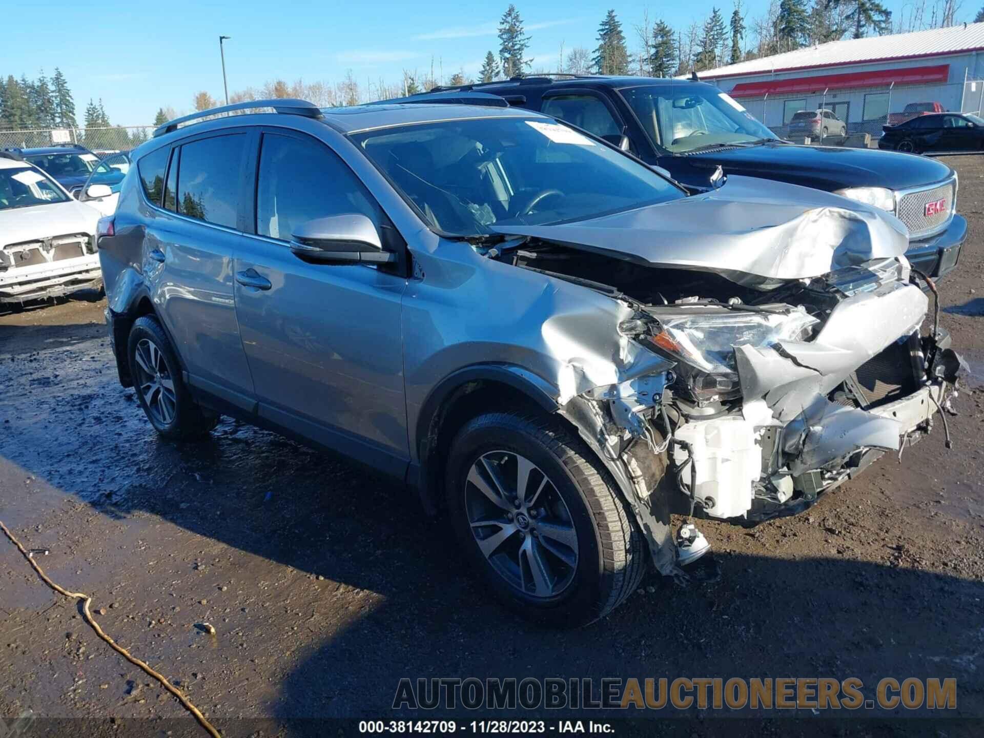 2T3WFREV0JW422414 TOYOTA RAV4 2018