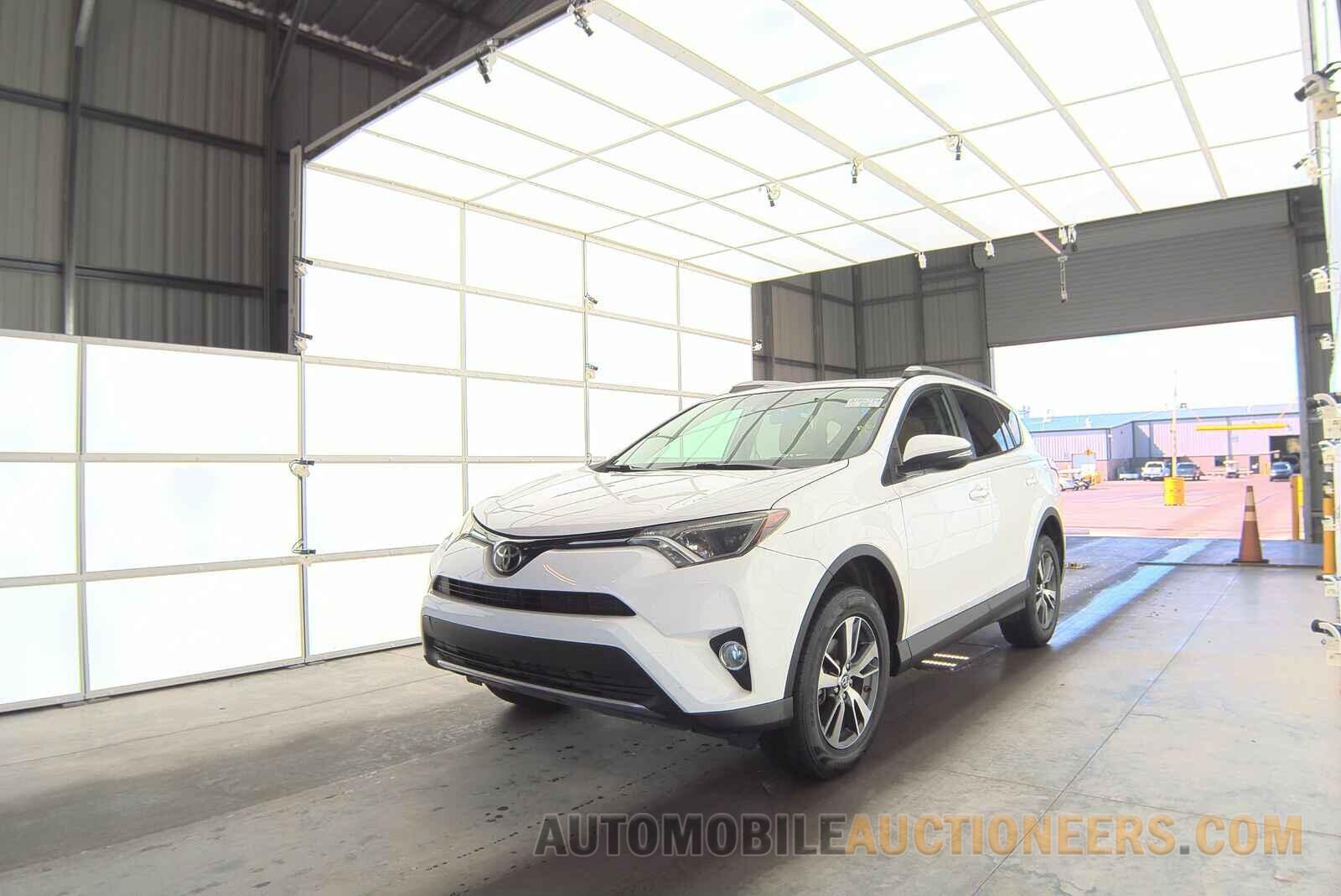 2T3WFREV0JW486601 Toyota RAV4 2018