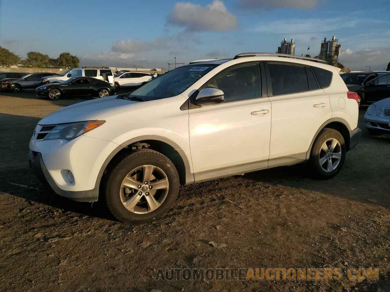 2T3WFREV1FW204005 TOYOTA RAV4 2015