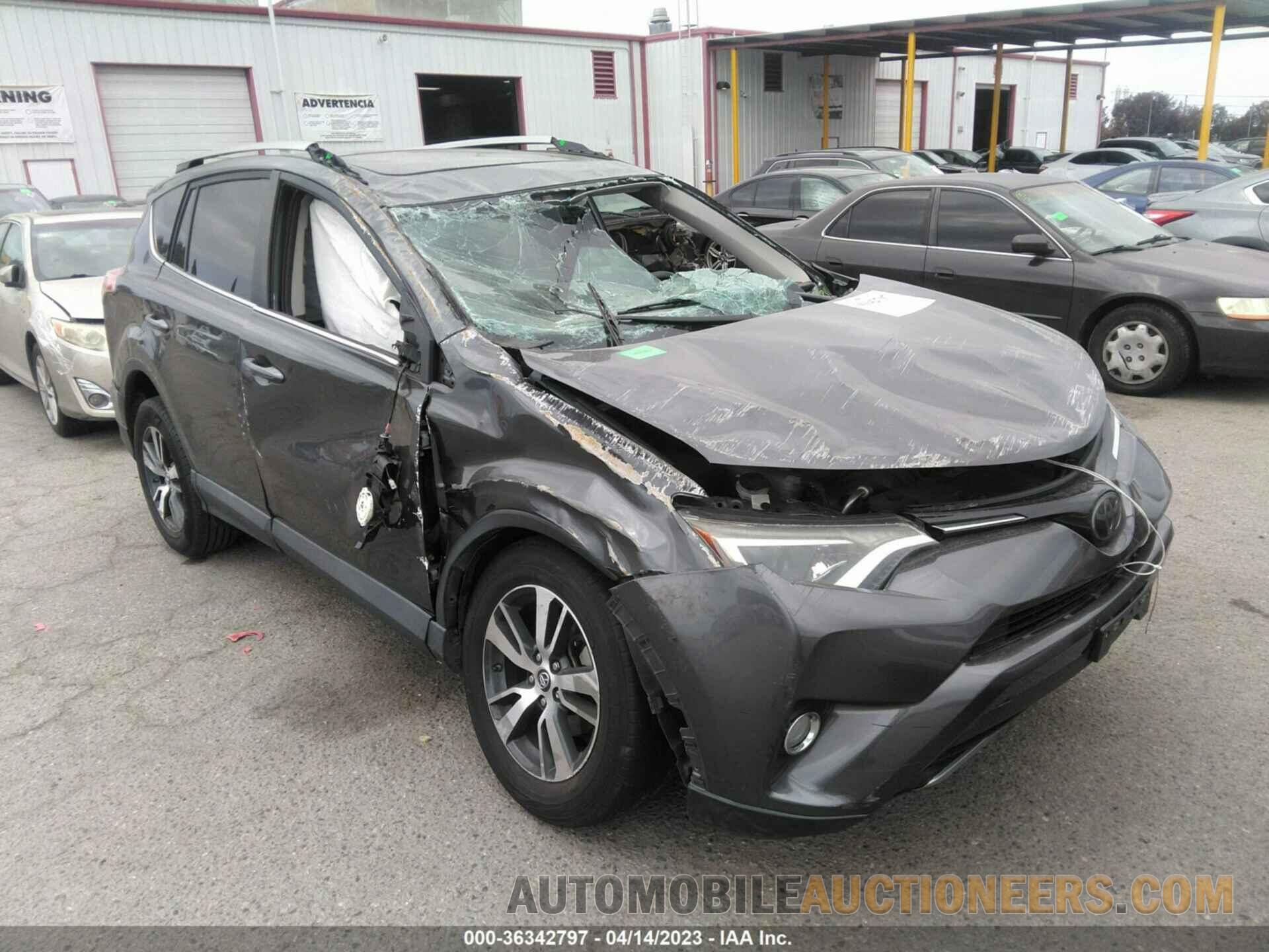 2T3WFREV1HW315575 TOYOTA RAV4 2017