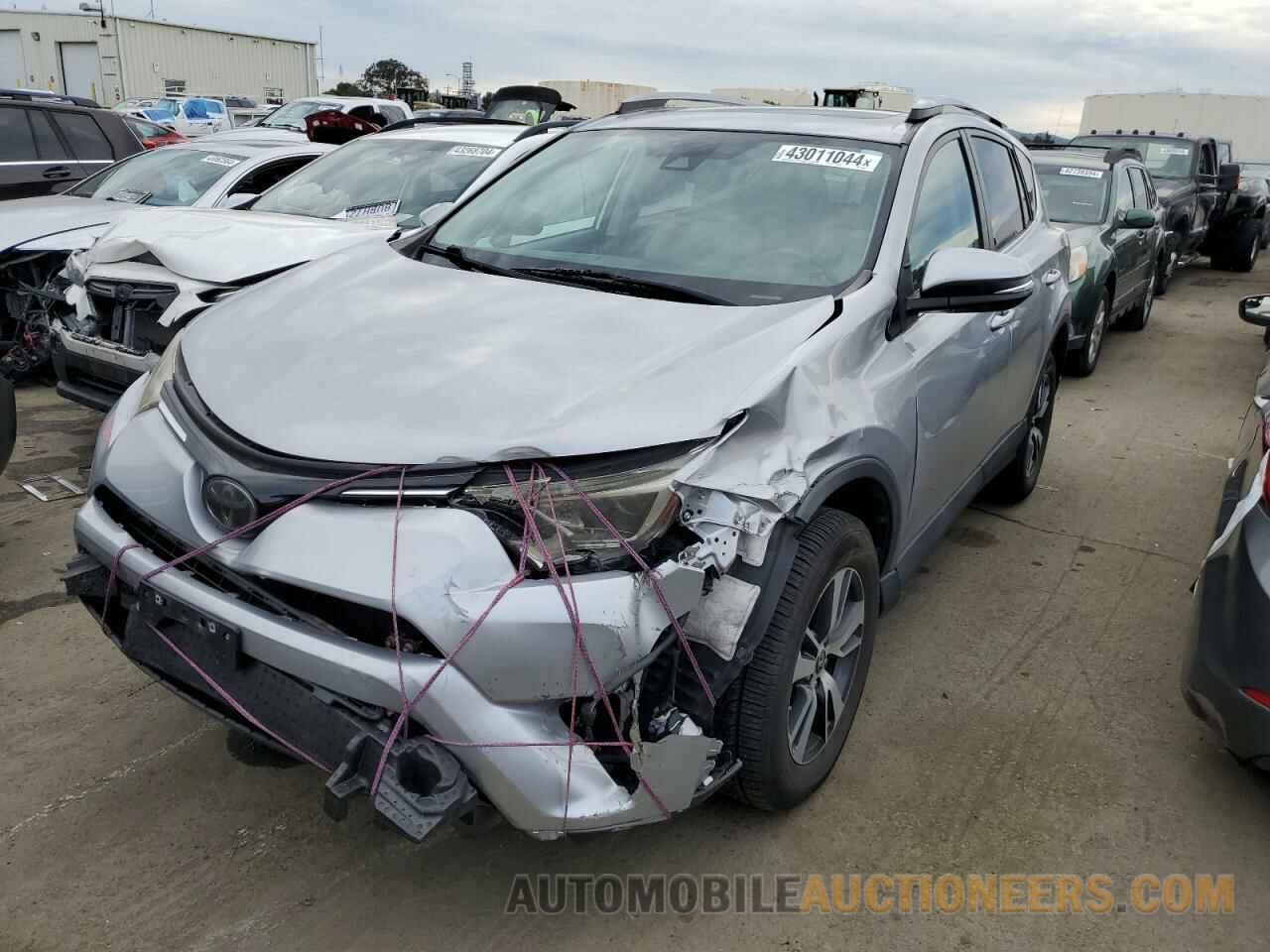 2T3WFREV1HW320565 TOYOTA RAV4 2017