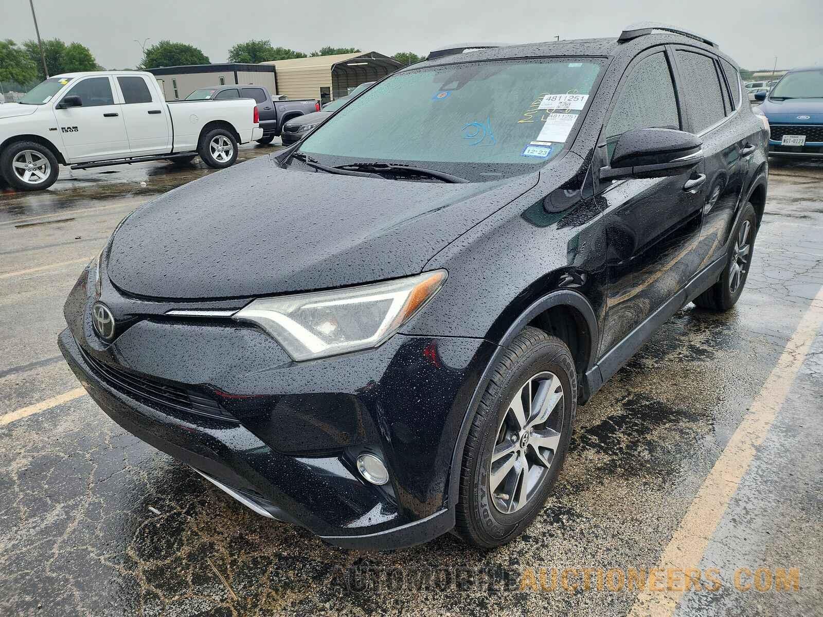 2T3WFREV1HW326222 Toyota RAV4 2017