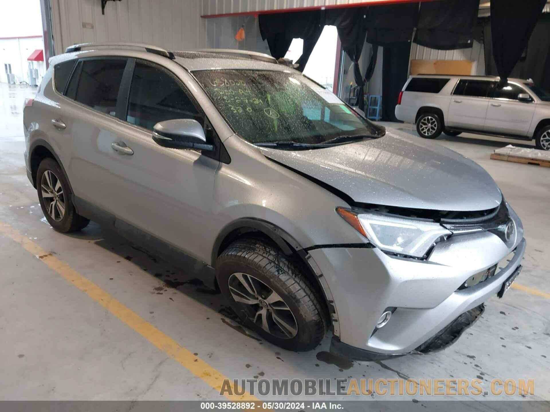 2T3WFREV1HW369619 TOYOTA RAV4 2017