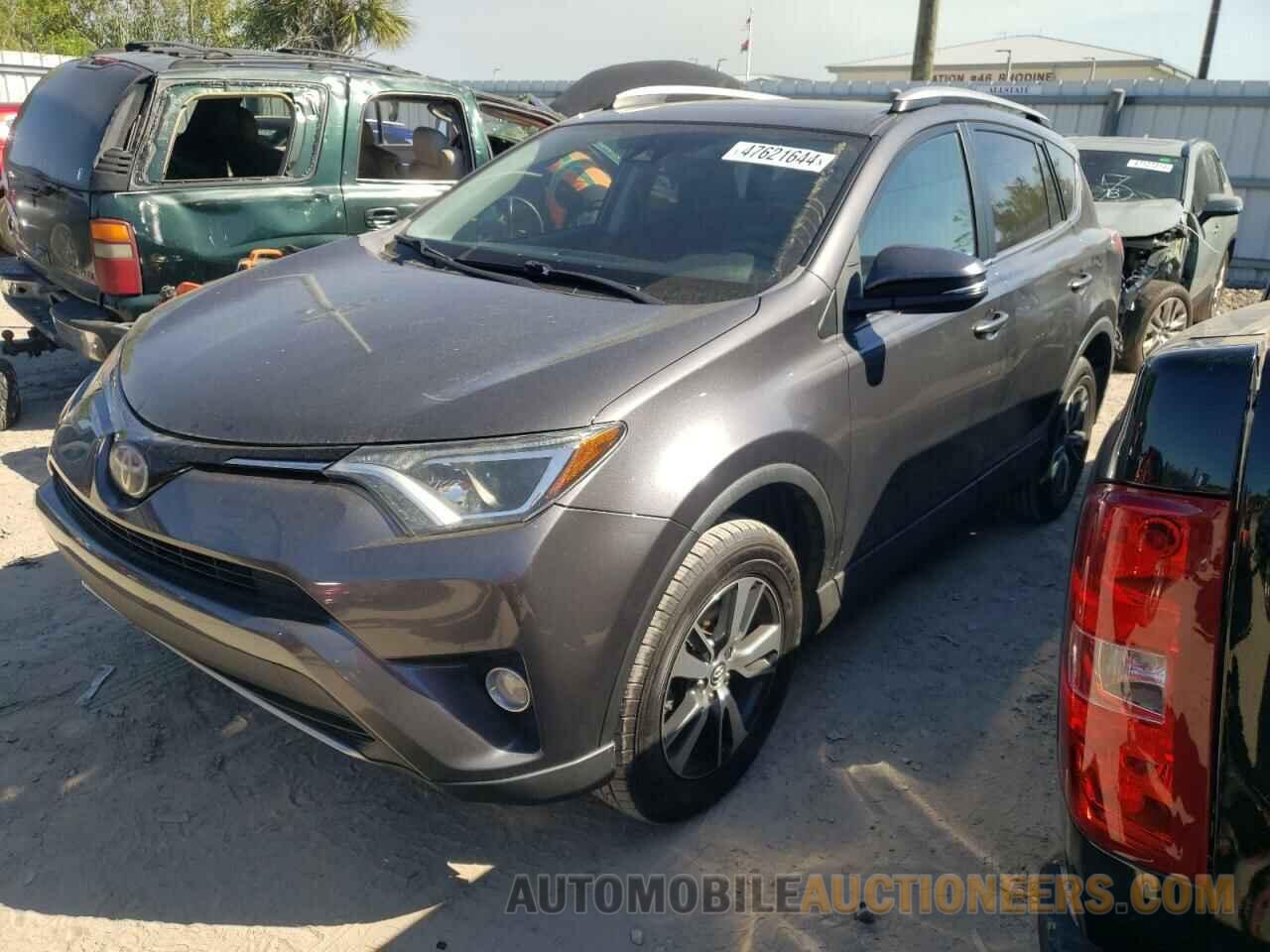 2T3WFREV1HW379499 TOYOTA RAV4 2017