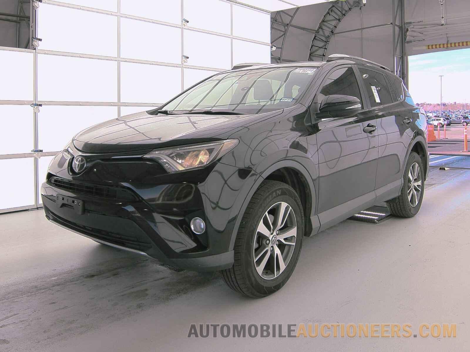 2T3WFREV1JW419263 Toyota RAV4 2018