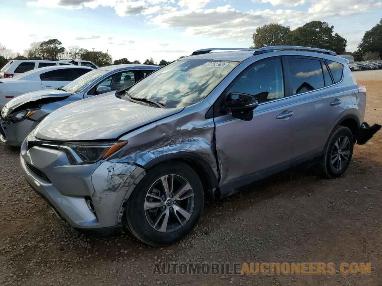 2T3WFREV1JW424589 TOYOTA RAV4 2018