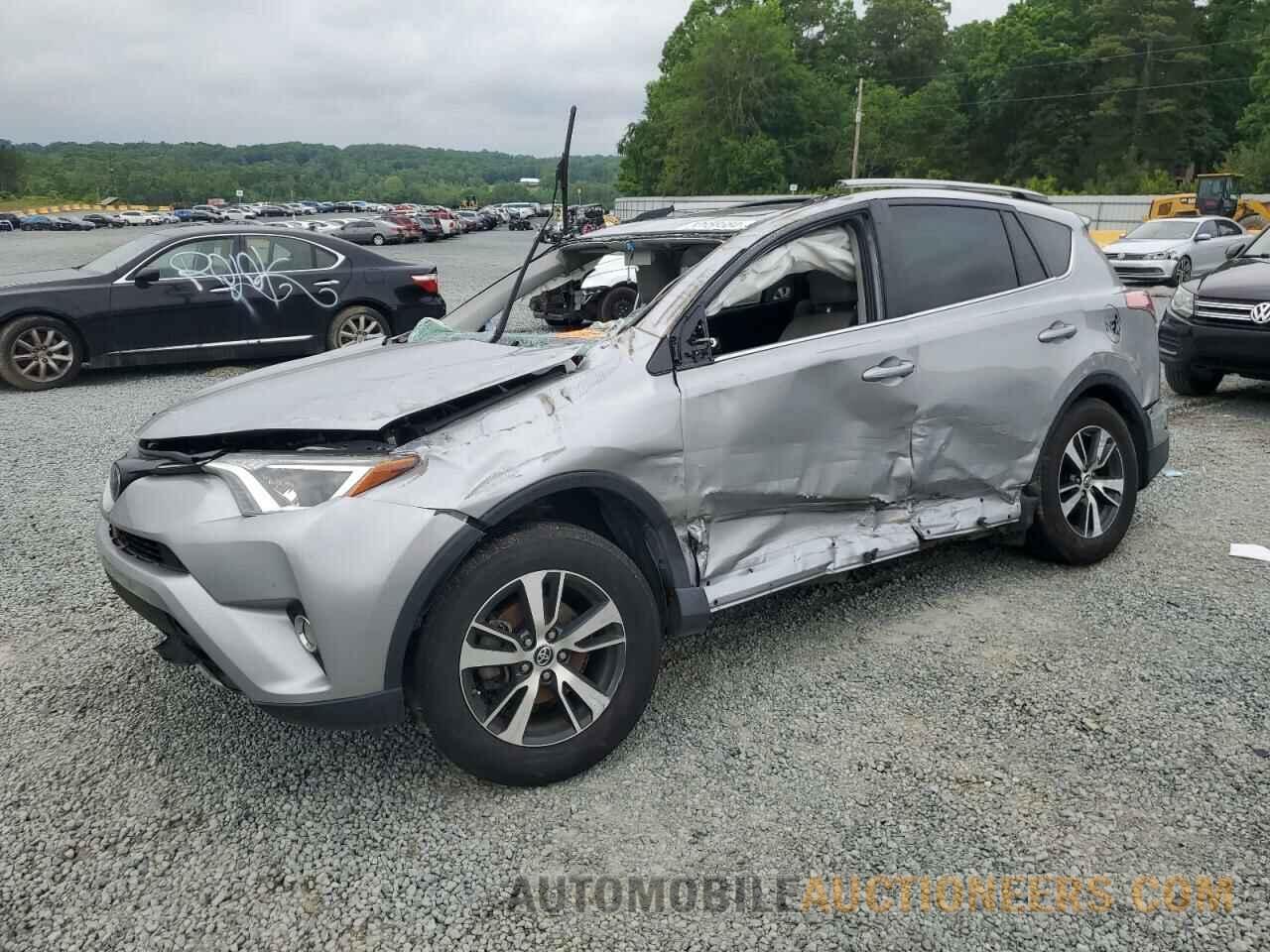 2T3WFREV1JW437567 TOYOTA RAV4 2018