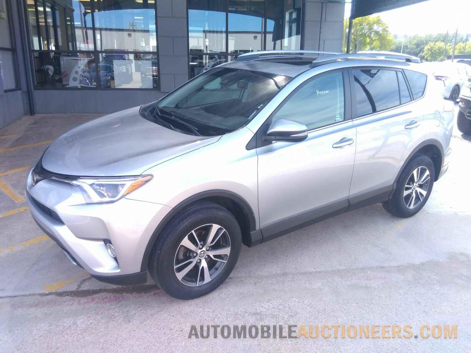 2T3WFREV1JW443644 Toyota RAV4 2018