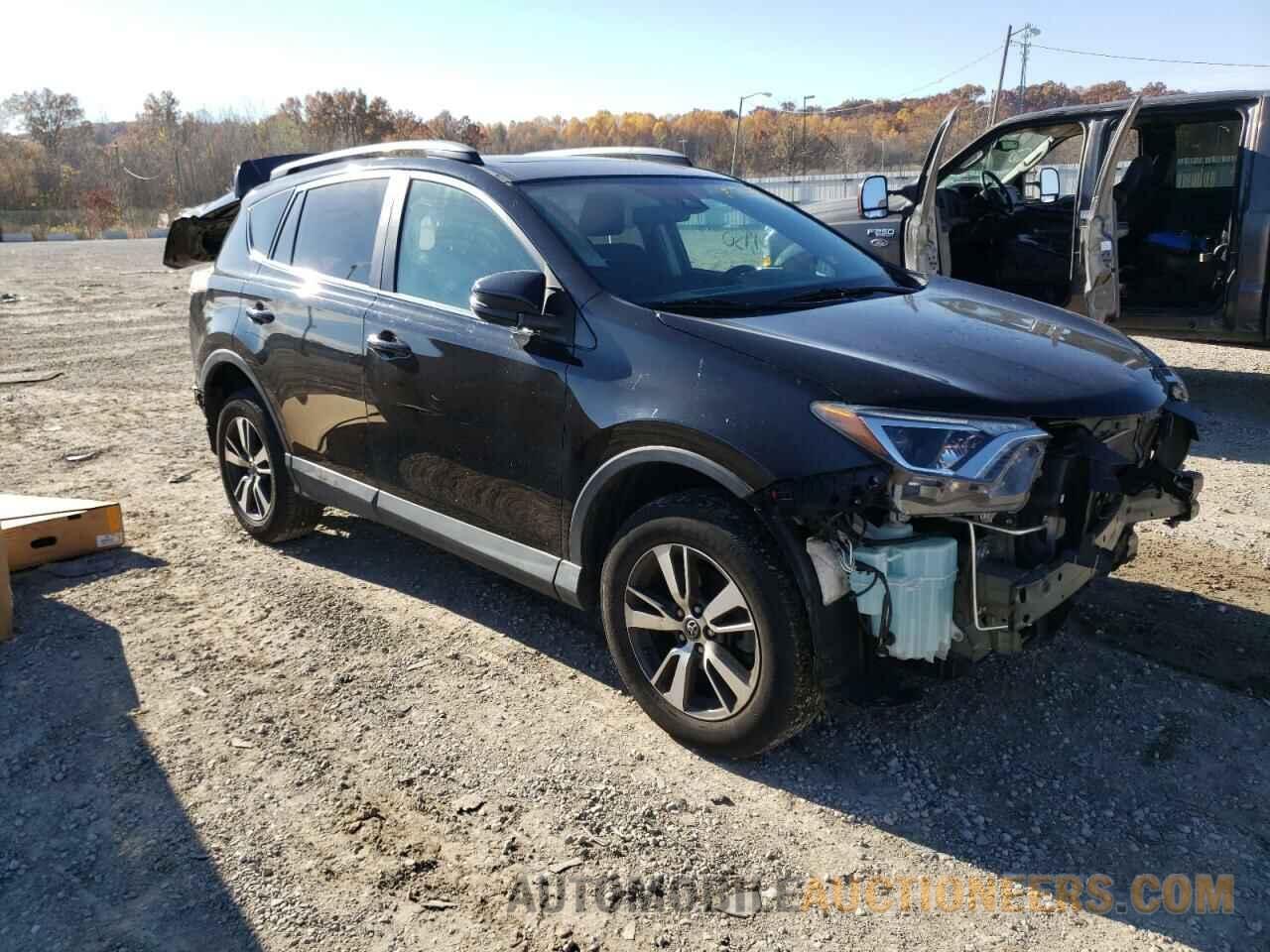 2T3WFREV1JW453932 TOYOTA RAV4 2018