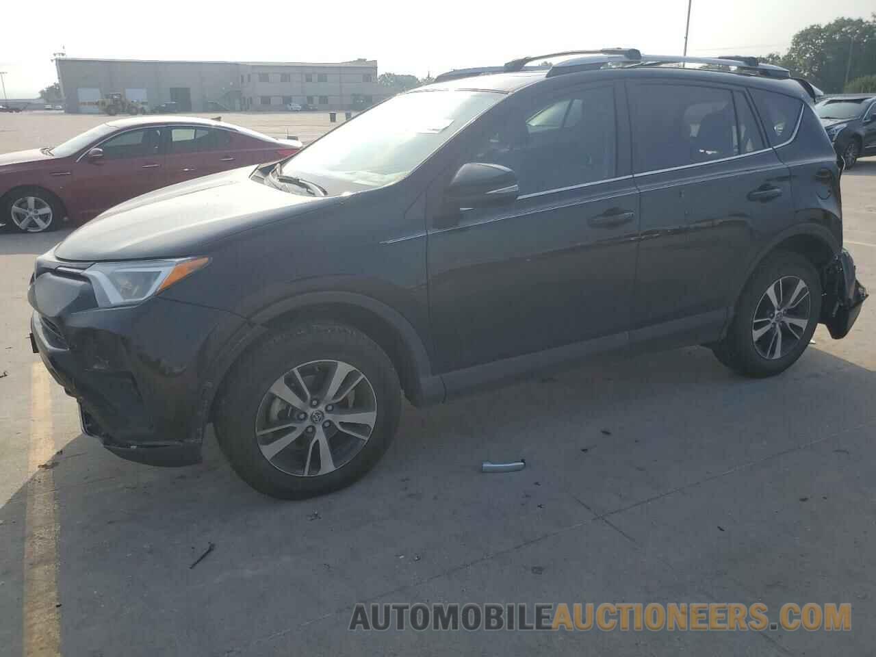 2T3WFREV1JW458256 TOYOTA RAV4 2018