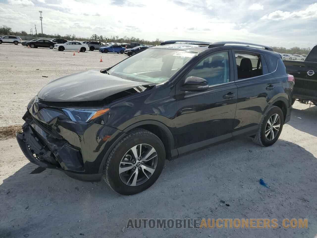 2T3WFREV1JW467121 TOYOTA RAV4 2018