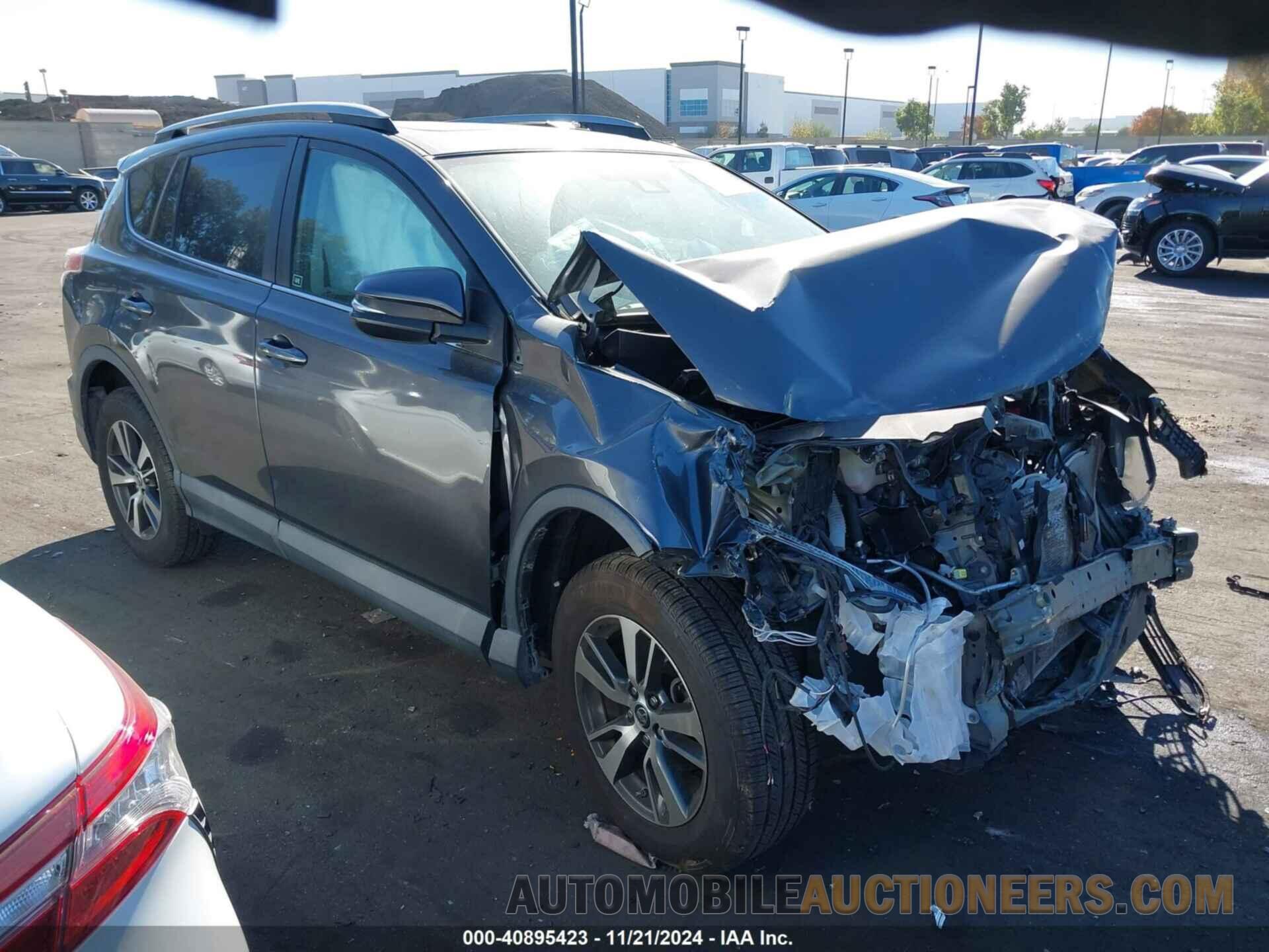 2T3WFREV1JW497140 TOYOTA RAV4 2018