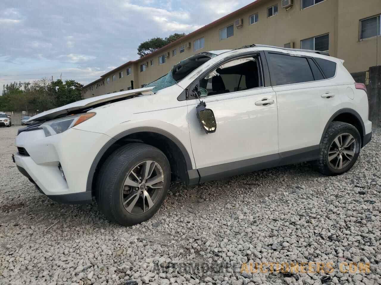 2T3WFREV1JW498448 TOYOTA RAV4 2018