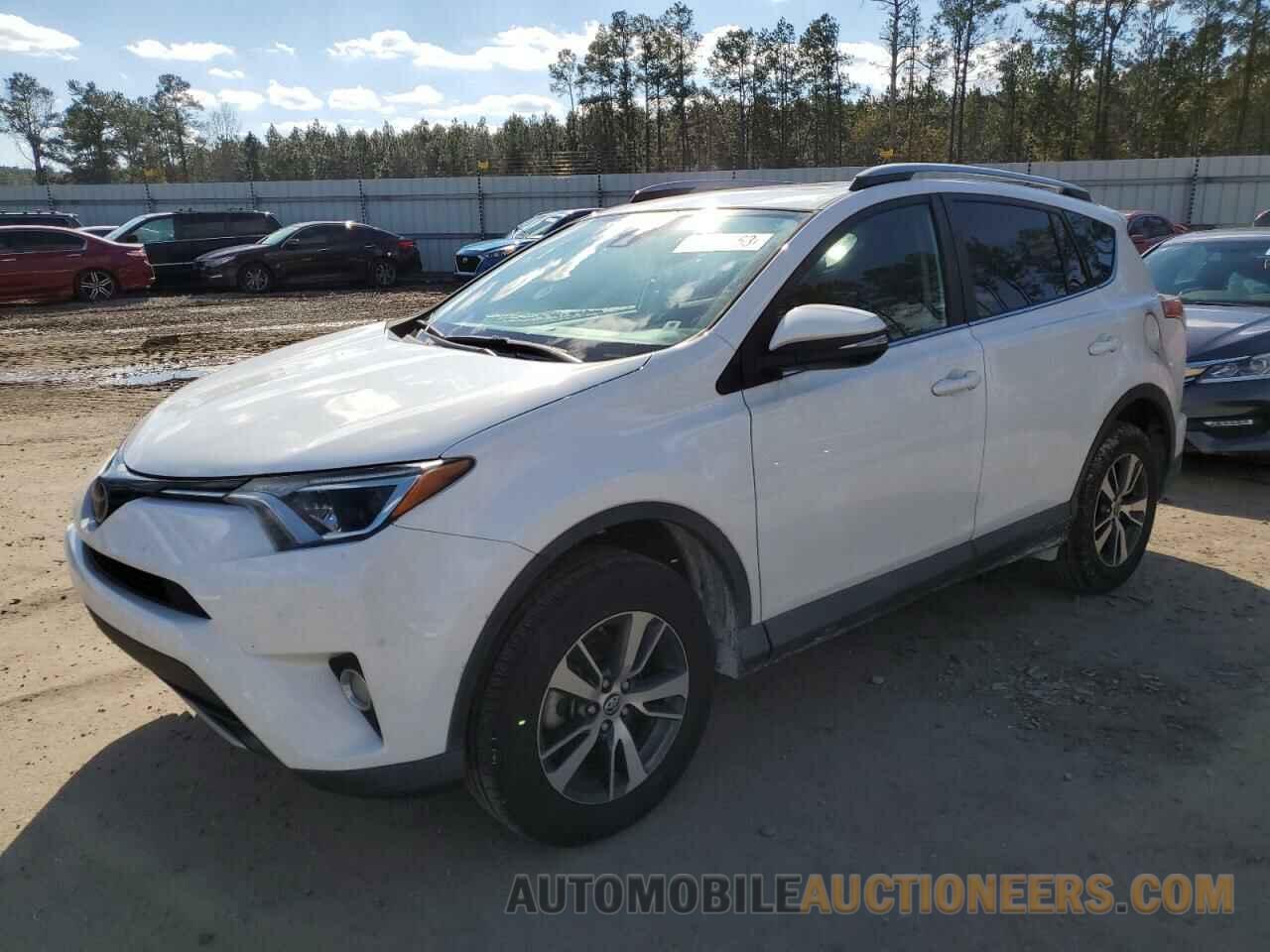 2T3WFREV1JW520402 TOYOTA RAV4 2018