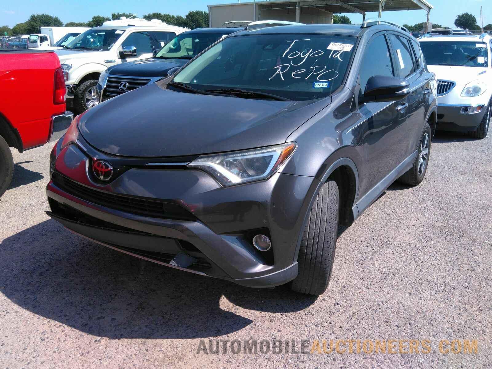 2T3WFREV2HW392844 Toyota RAV4 2017