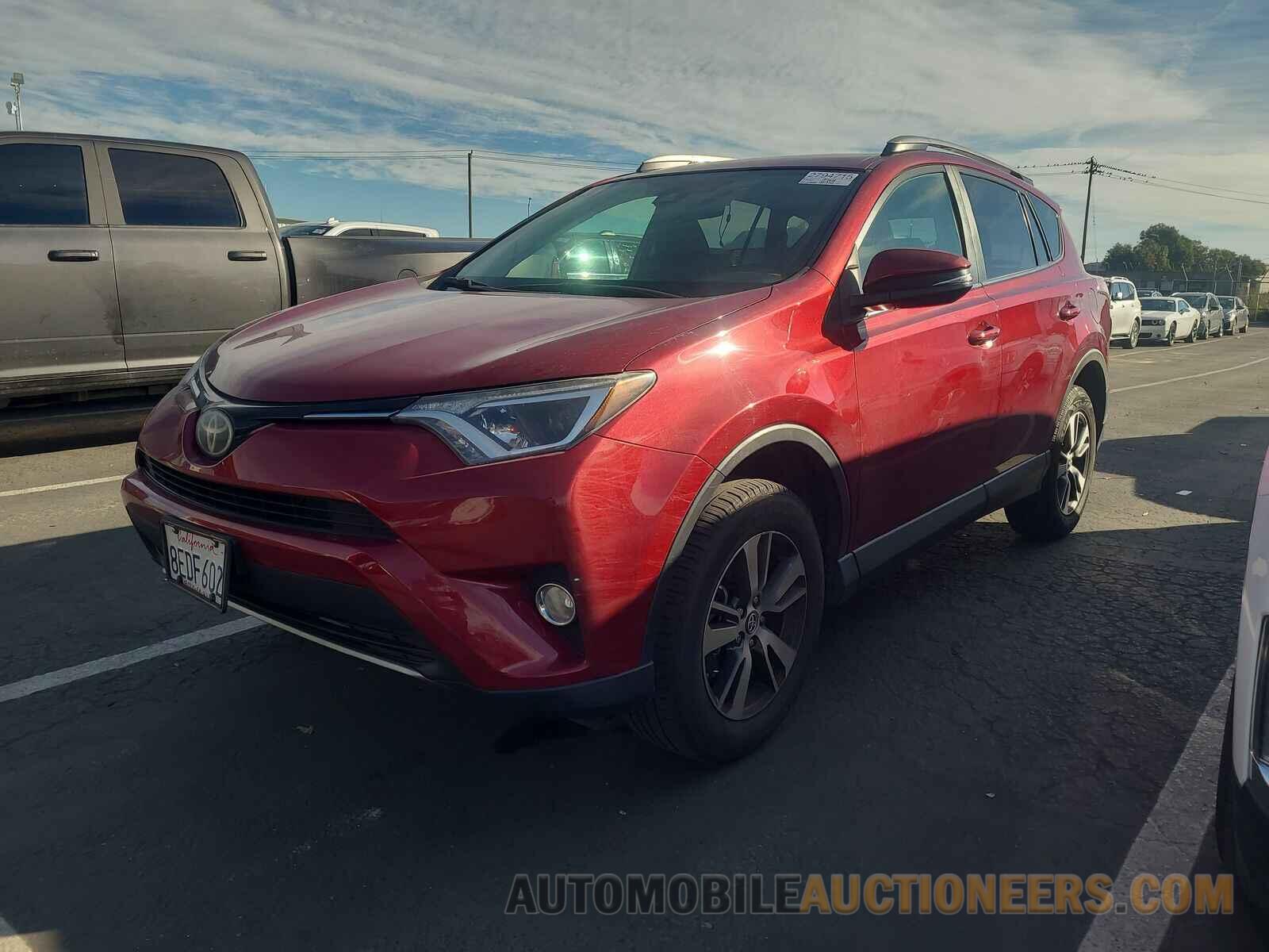 2T3WFREV2JW478676 Toyota RAV4 2018