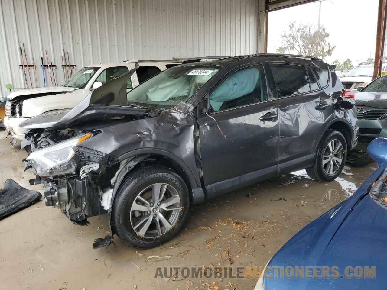 2T3WFREV2JW492156 TOYOTA RAV4 2018