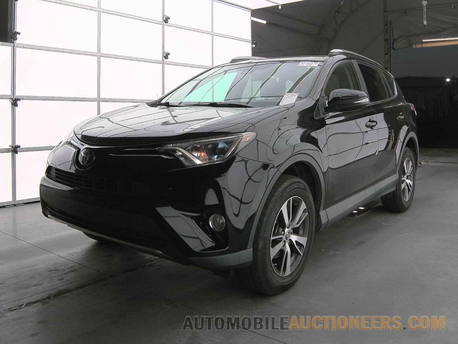 2T3WFREV2JW492870 Toyota RAV4 2018