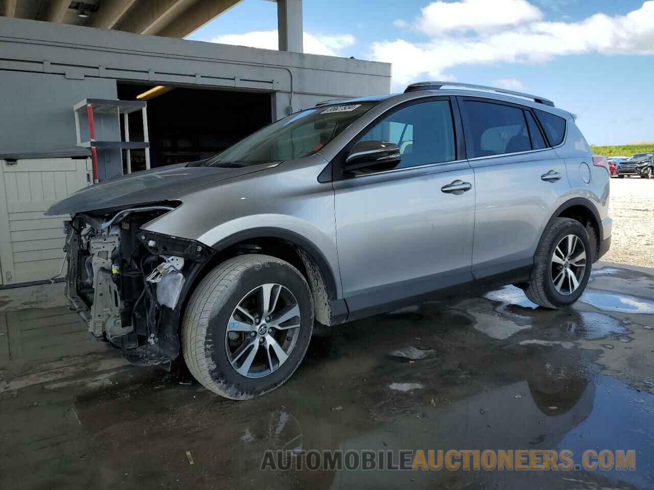 2T3WFREV2JW518240 TOYOTA RAV4 2018