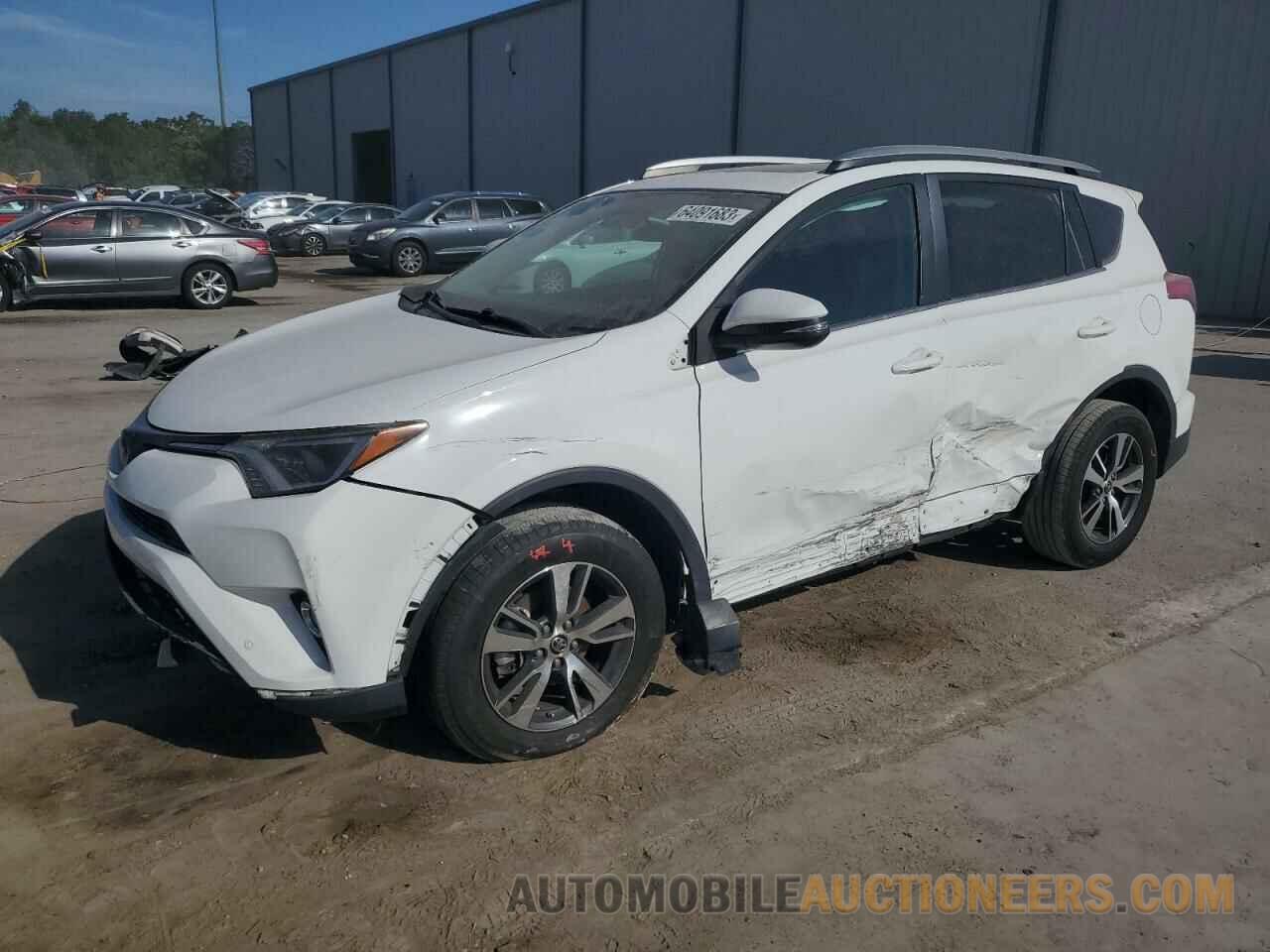 2T3WFREV3JW465662 TOYOTA RAV4 2018