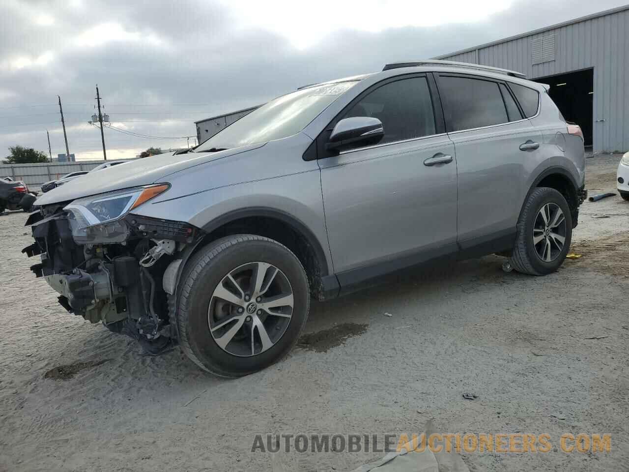 2T3WFREV3JW488925 TOYOTA RAV4 2018