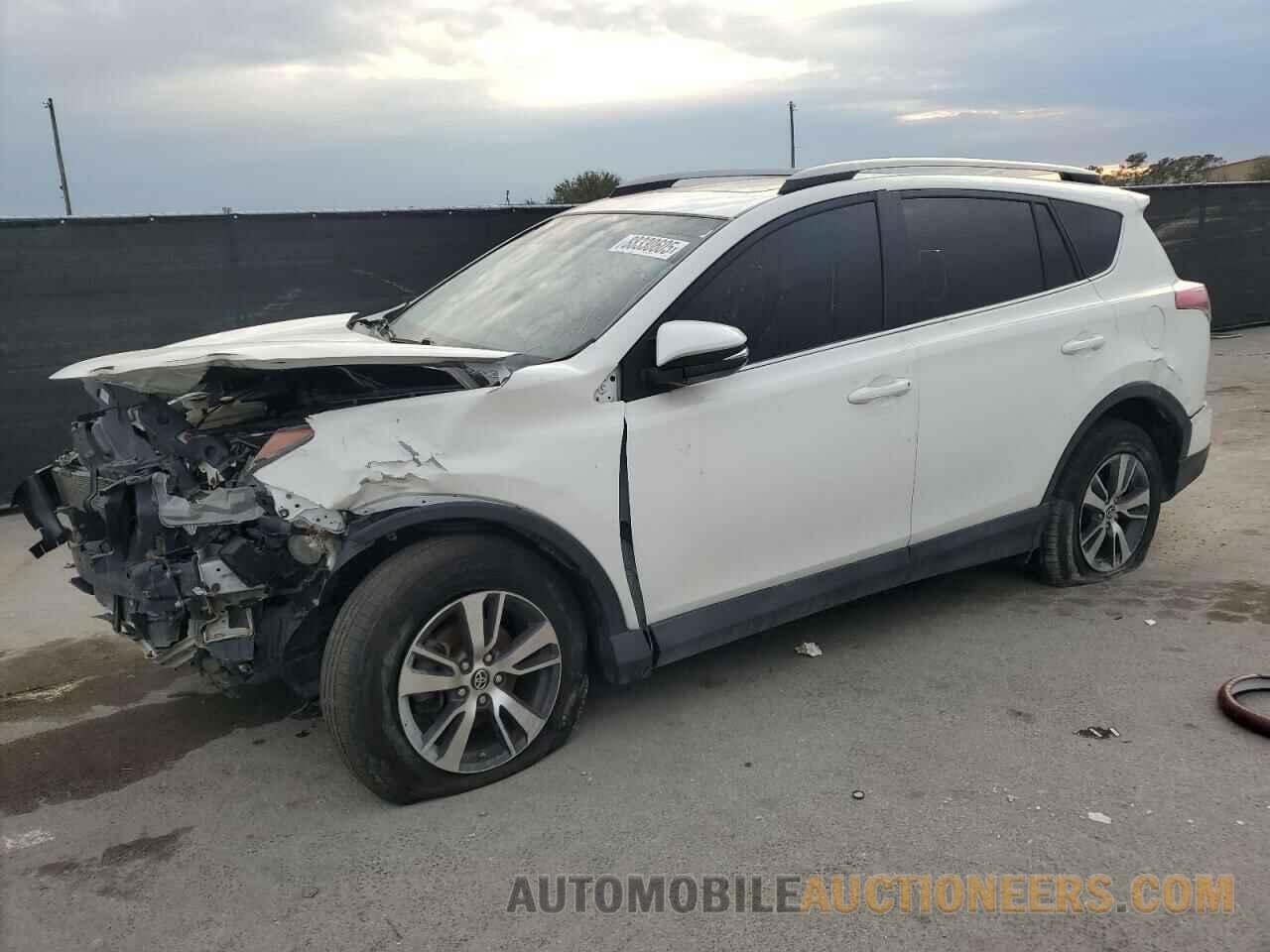 2T3WFREV5HW316986 TOYOTA RAV4 2017