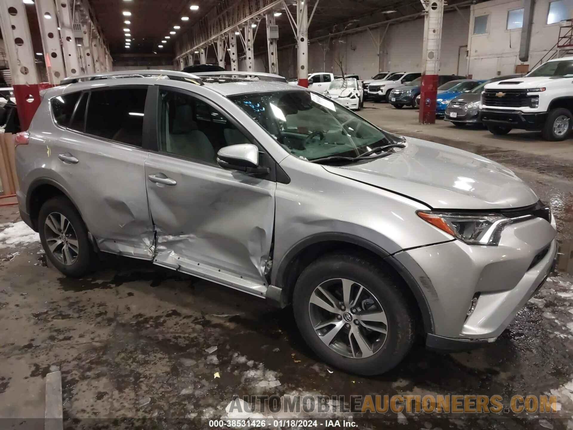 2T3WFREV5JW413885 TOYOTA RAV4 2018